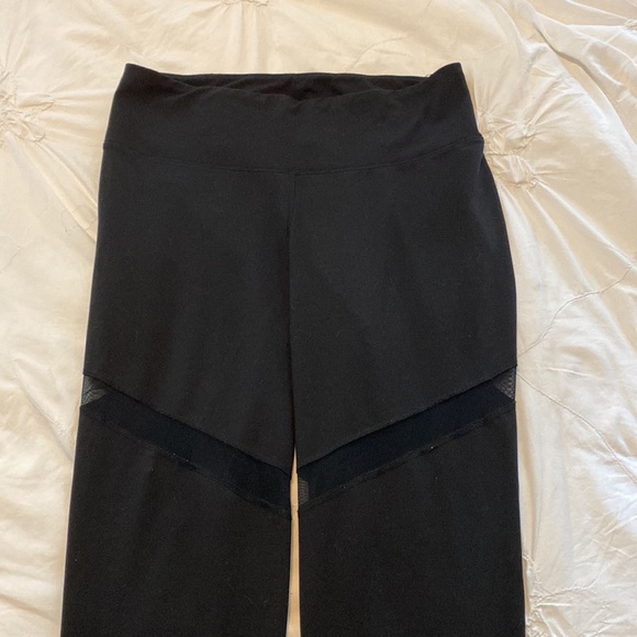 Old Navy leggings with mesh detail - Picture 2 of 6